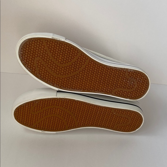 NWOT Women's High-Top Canvas Sneakers - White. Size 8. - Picture 4 of 5